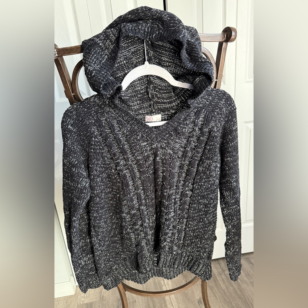SO Women's Black V-Neck Cable Knit Sweater